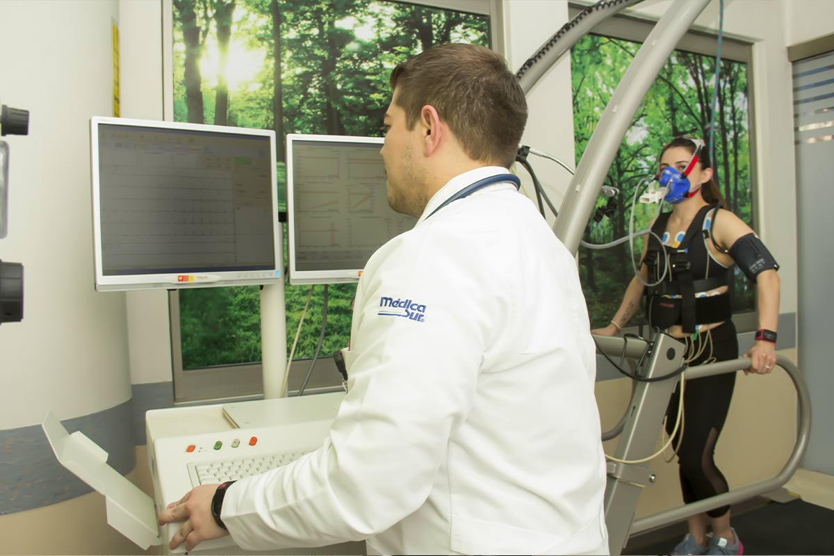 Cardiología Personal de salud - Checkup Médica Sur Copyright